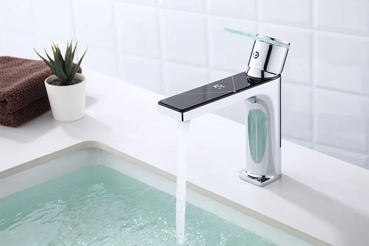 Brass Smart Temp Display Basin Faucet